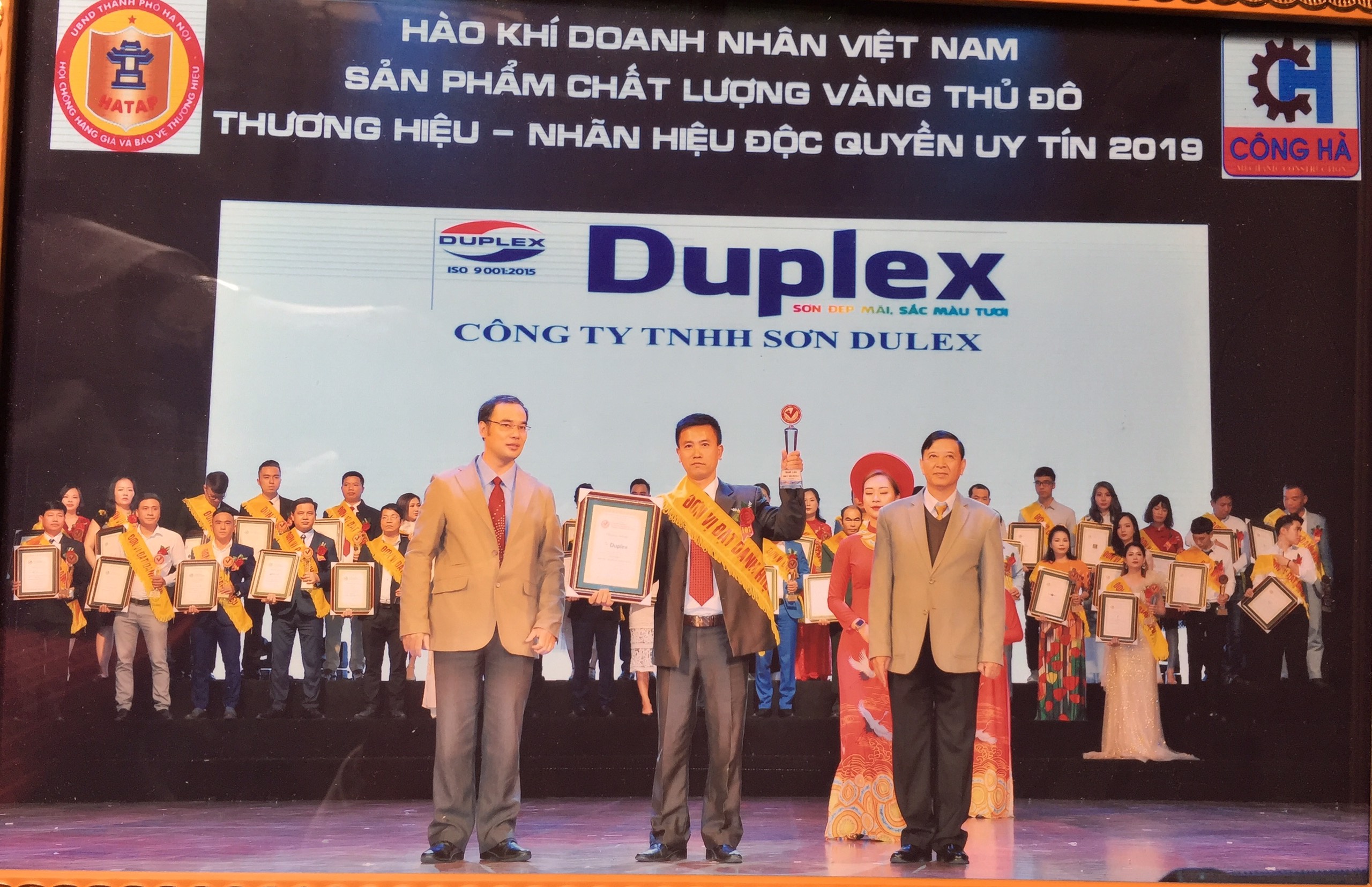 Sơn Duplex nhận giải thưởng Top 100 thương hiệu- nhãn hiệu uy tín năm 2019